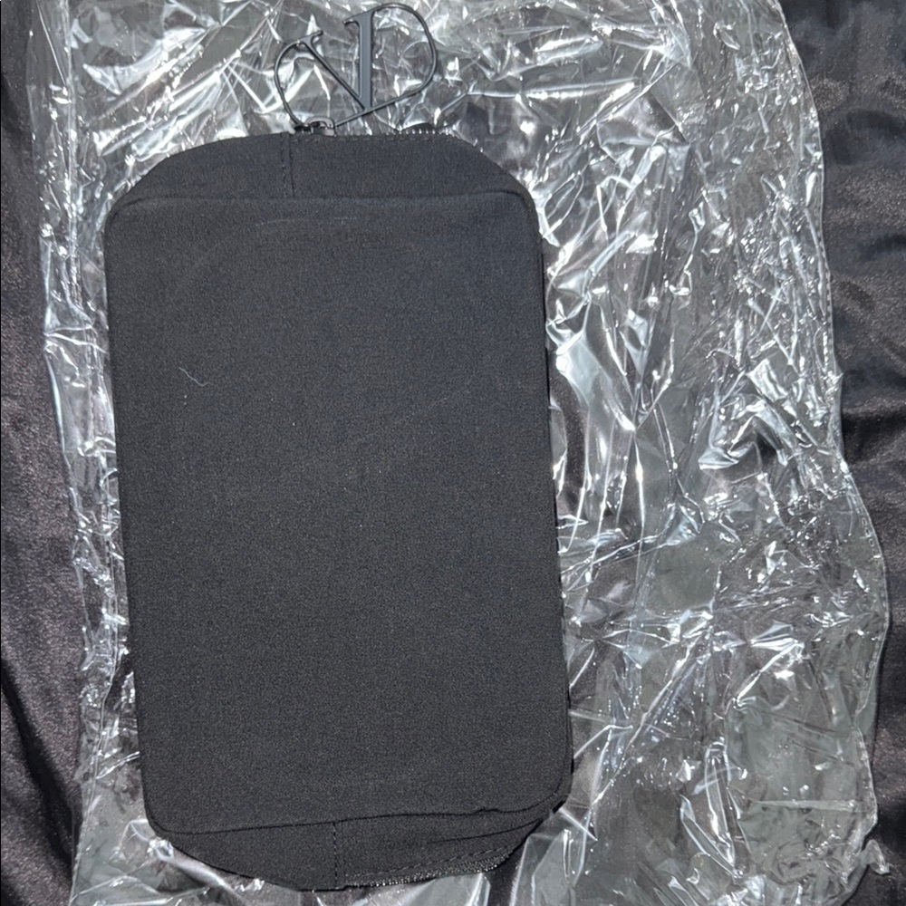 Valentino GWP zipper pouch BLACK